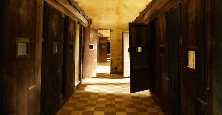 Foto de las galerías de la prisión letal Tuol Sleng