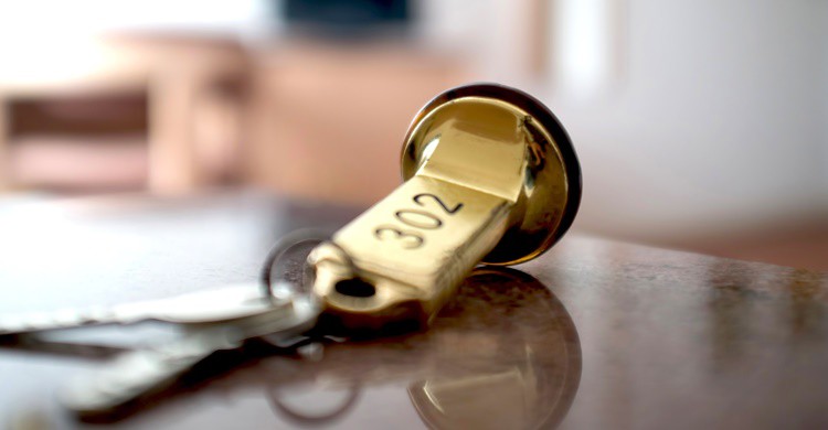 Llave de puerta de hotel. Artistan (iStock)