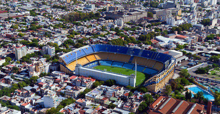Imagen aérea de La Boca, con el estadio de La Bombonera en el centro. Dmitry_Saparov (iStock)