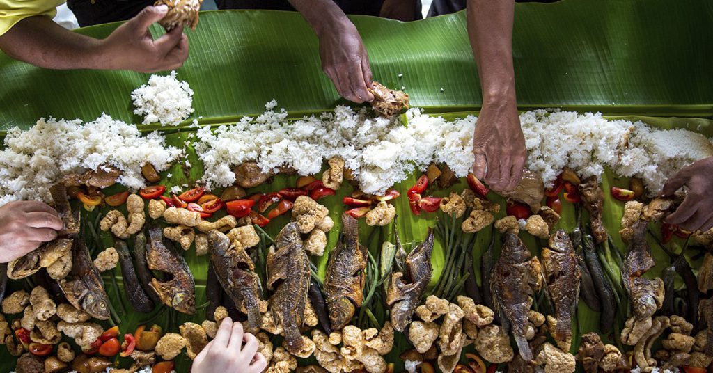 Sigue leyendo 8 países donde puedes comer con las manos sin que te miren raro