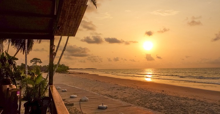 Atardecer en una playa de Guinea Ecuatorial