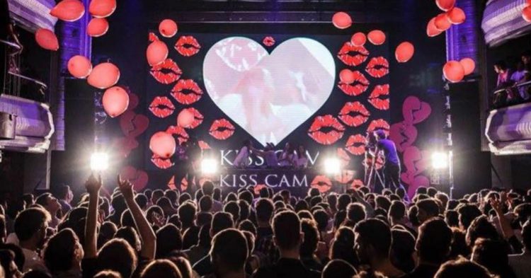 Fiesta en el Teatro Kapital. (https://www.facebook.com/teatrokapitalmadrid/?fref=nf)