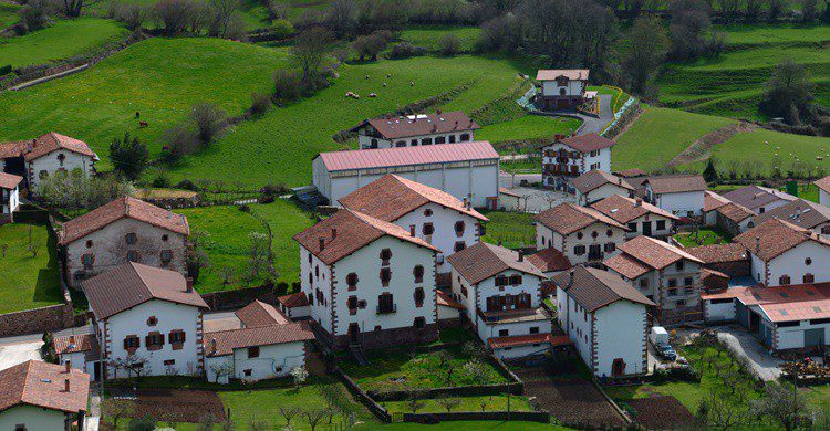 Imagen de uno de los pueblos del valle de Baztán. Mikel Iturbe Urretxa (Flickr)