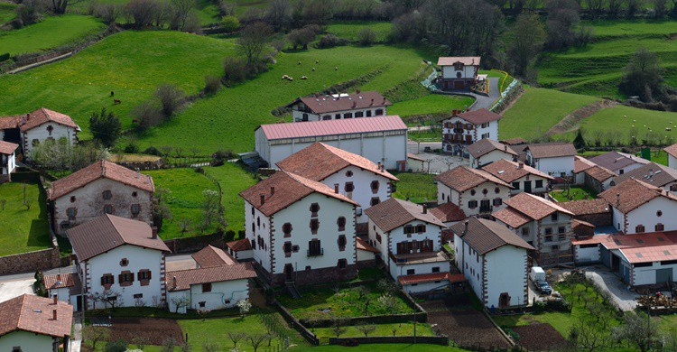 Imagen de uno de los pueblos del valle de Baztán. Mikel Iturbe Urretxa (Flickr)