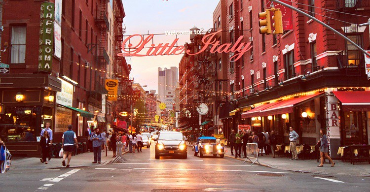 Entrada a Little Italy de Nueva York. Lavendertime (iStock)
