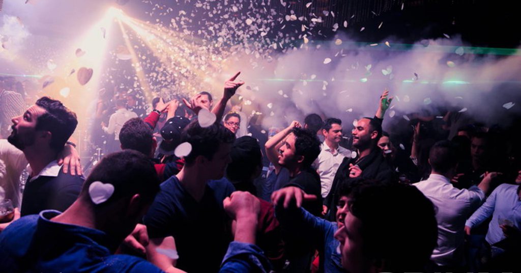 Momento de una fiesta en Opium.