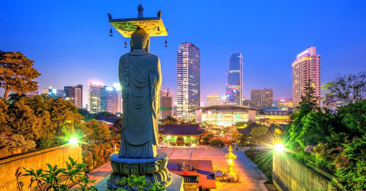 Vista de Seúl desde el Templo de Bongeunsa. 