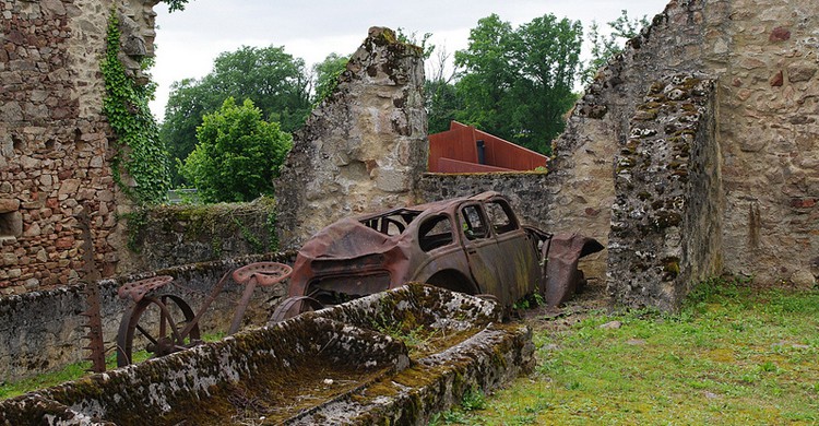 Oradour-Sur-Glane, La Rochelle (aultcom, Foter)