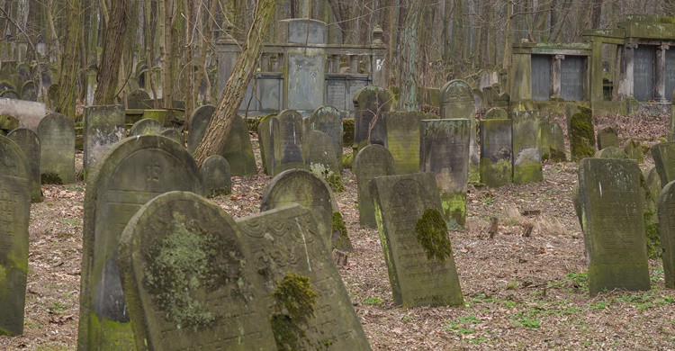 Cementerio judío de Varsovia. 12MN (iStock)