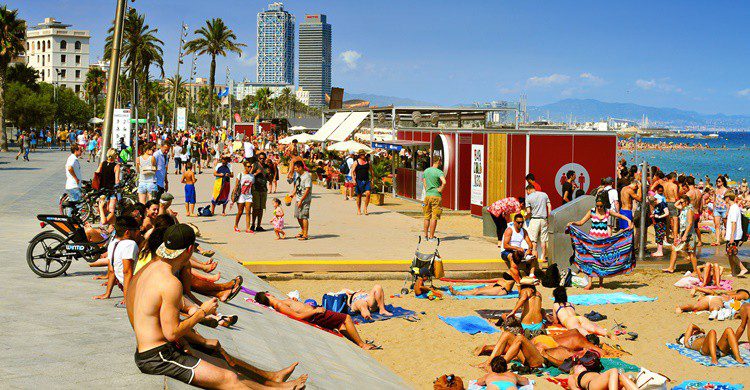 Playa de Barcelona. Nito100 (iStock)