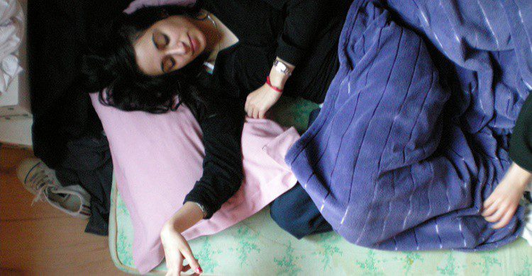 Joven de resaca. Sonidosraros (iStock)