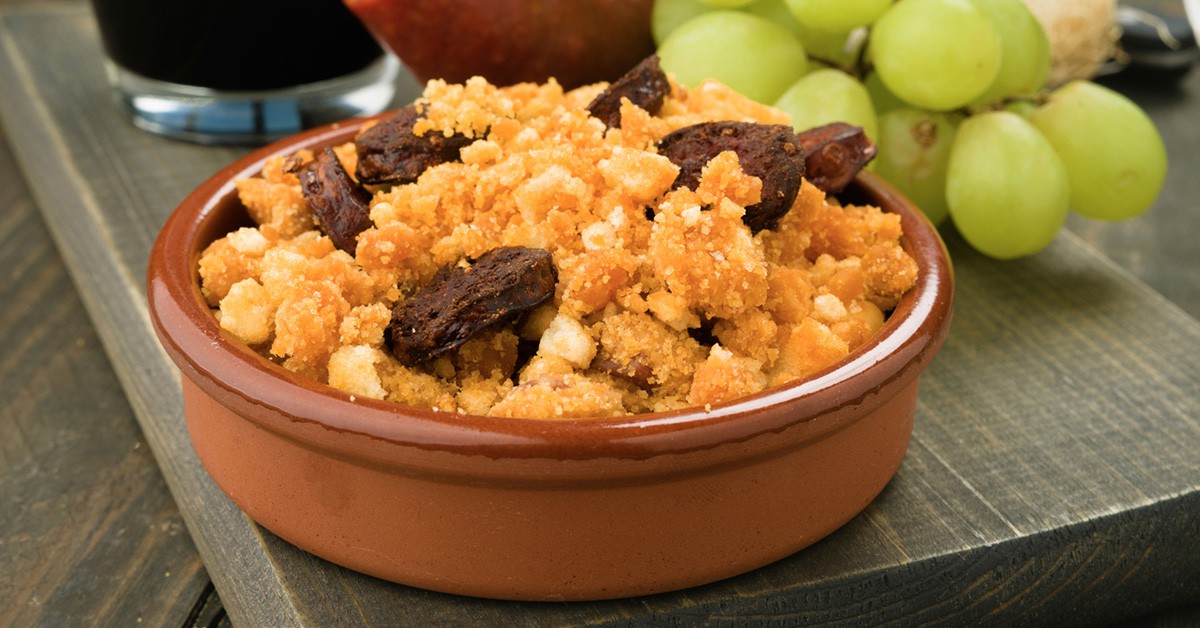 Cazuela llena de migas