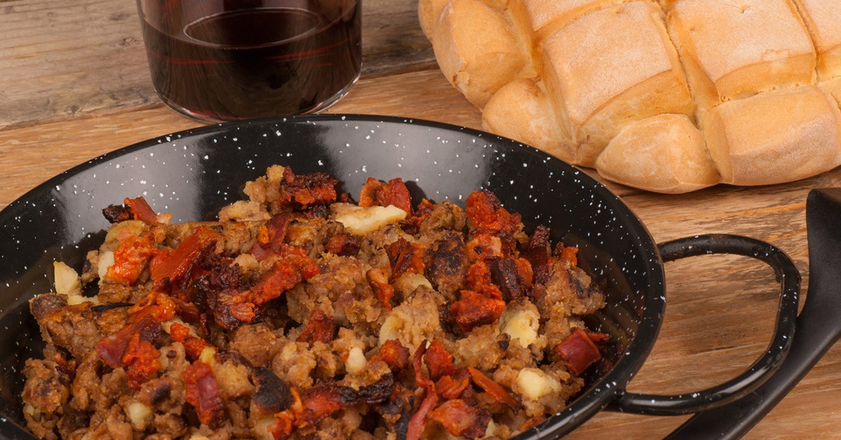 Cazuela llena de migas