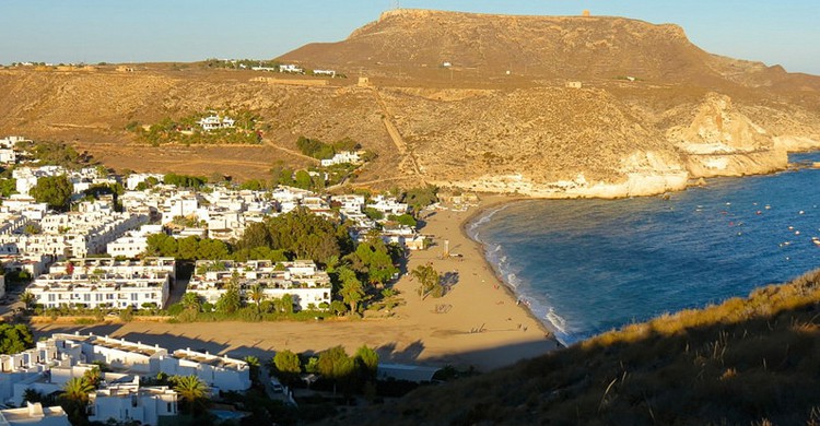 Agua Amarga (Tracey & Doug, Foter)