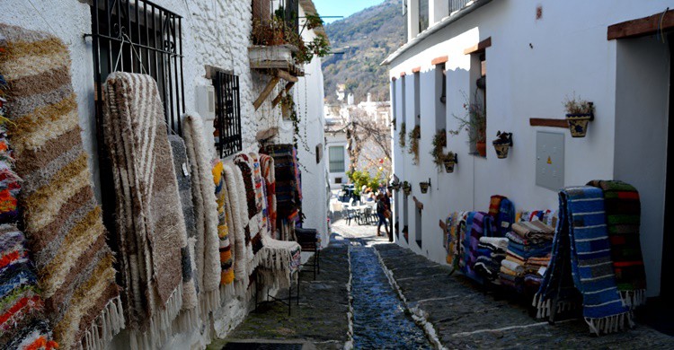 Calle de Pampaneira. AmaliaToma (iStock)