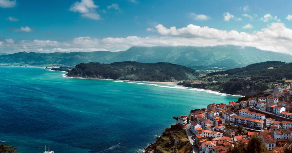 Los 10 pueblos costeros de Asturias más bonitos que debes visitar