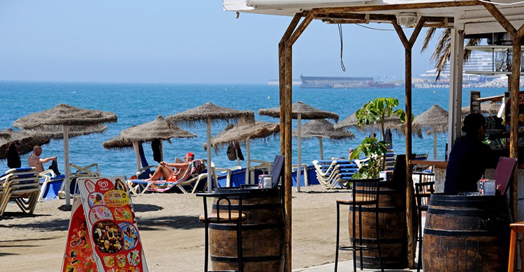 Chiringuito en la playa de Málaga