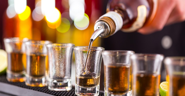 chupitos de moda en los bares Arak