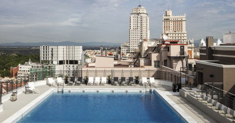 2. Hotel Emperador.