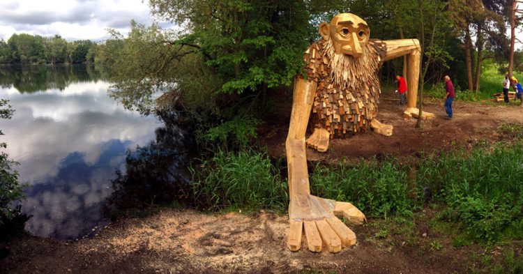 Imagen de la escultura Teddy Friendly en los alrededores de Copenhague.