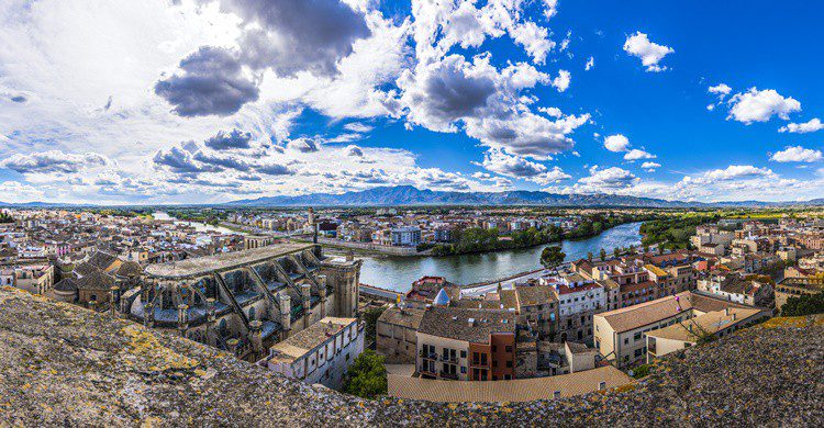 Tortosa, a orillas del Ebro. Tanaonte (iStock)