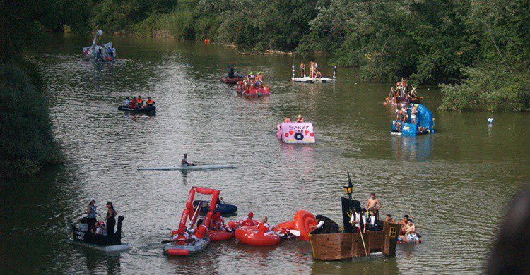 Fiestas de Tudela de Duero, en el río con barcas. Jhderojas (Flickr)