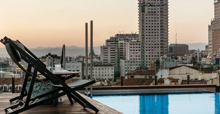Un rincón de la piscina (Gran Meliá Palacio de los Duques, Facebook)