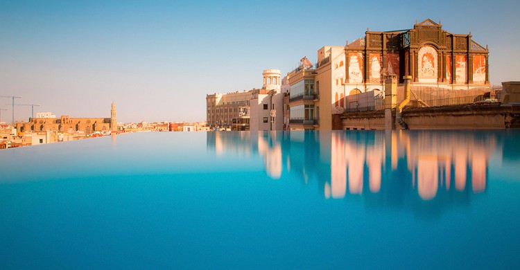 Desde el agua (Web del Grand Hotel Central)