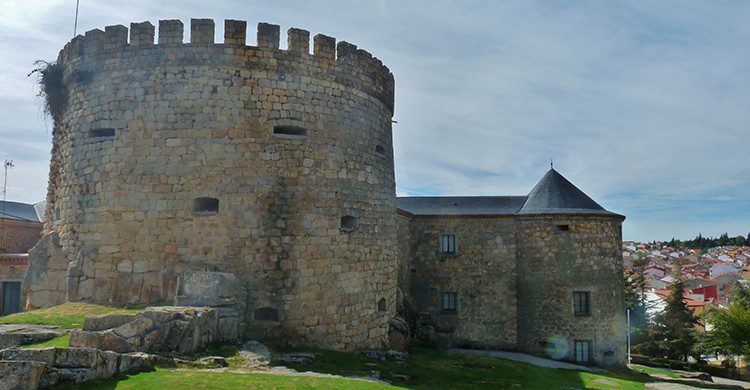 Palacio de Magalia, Las Navas del Marqués