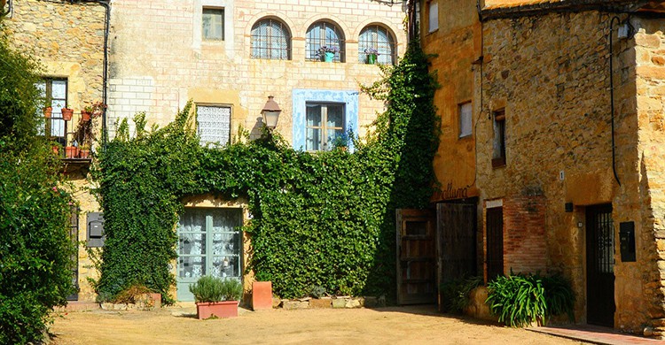 Una plaza en Peratallada