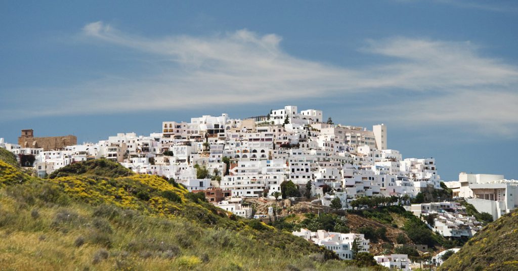 Sigue leyendo 5 pueblos costeros andaluces para disfrutar del verano