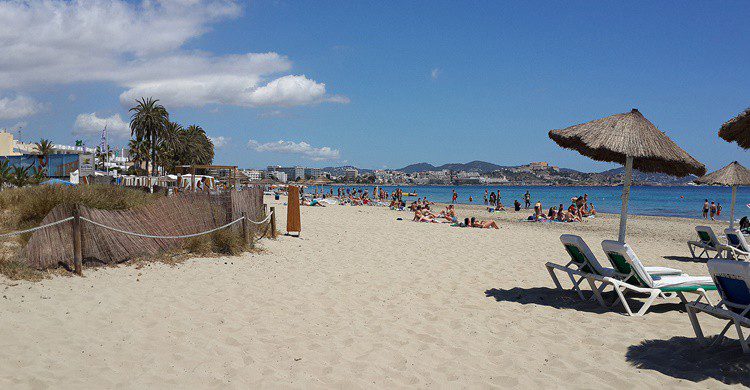 Playa d'en Bossa. Dickrijnsdorp (Flickr)