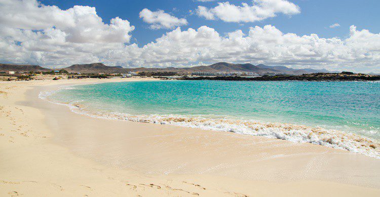 Playa de El Cotillo en Fuerteventura. GianluigiIacono (iStock)
