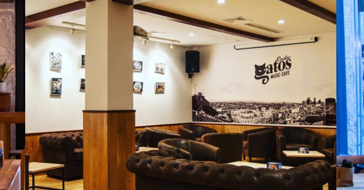 cervezas y vinos en bar cuatro gatos