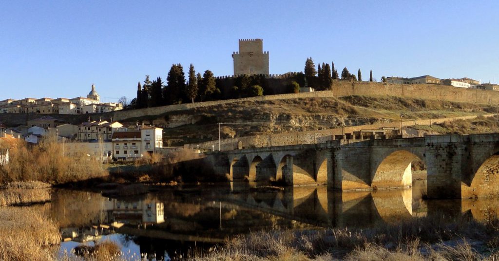 Sigue leyendo 5 pueblos con encanto de Salamanca para visitar este verano