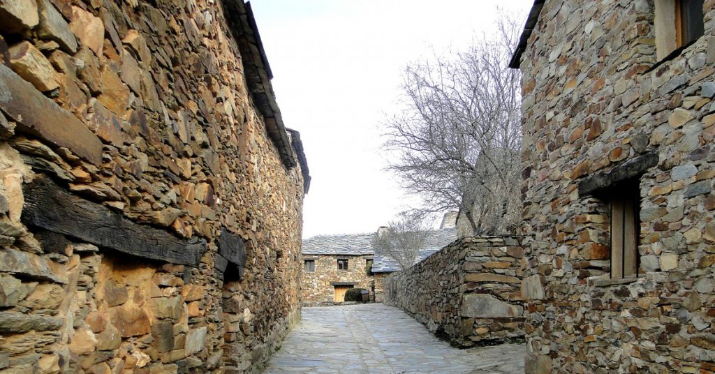 Sigue leyendo 5 pueblos abandonados de Guadalajara que te dejarán sin palabras