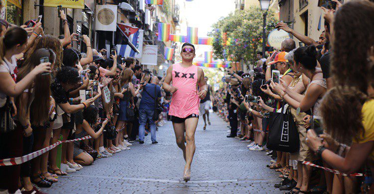 Carrera de tacones. GJB (GTresOnline)