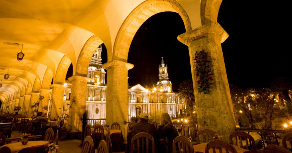 Sigue leyendo Descubre Arequipa y déjate hechizar por su solemne arquitectura e impactante geografía.