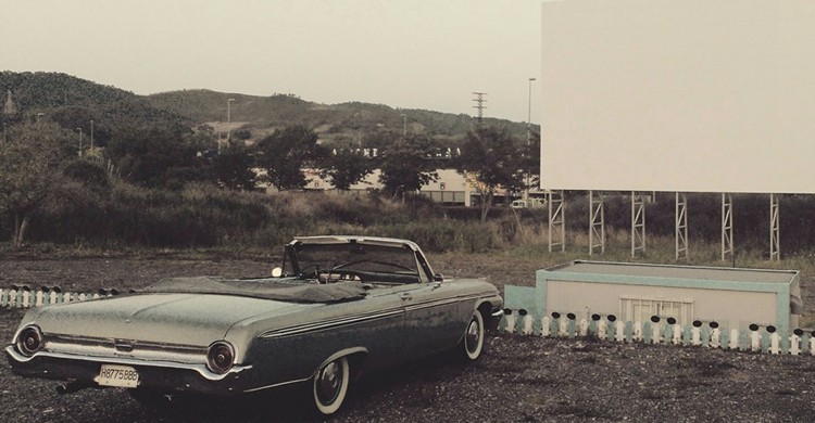 Coche de época (Autocine Getxo, Facebook)