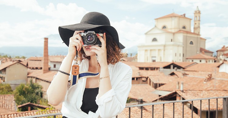 Una mujer hace una foto