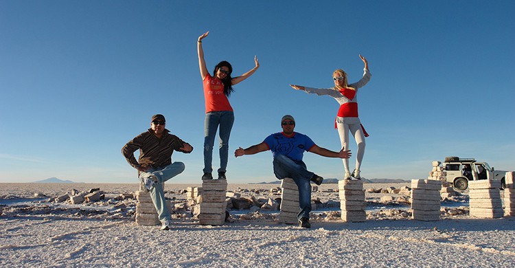 Un grupo de amigos disfruta de su viaje