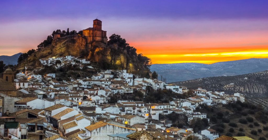 Sigue leyendo 6 rutas con encanto por los pueblos blancos de Granada