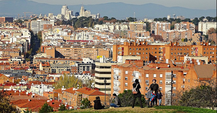 Una siesta y mejores vistas desde el Parque de las Siete Tetas en Madrid (Fuente: Jose. A / Flickr)