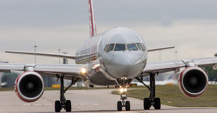 Aterrizaje de uno de los aviones de la compañía Jet2 (flickr)
