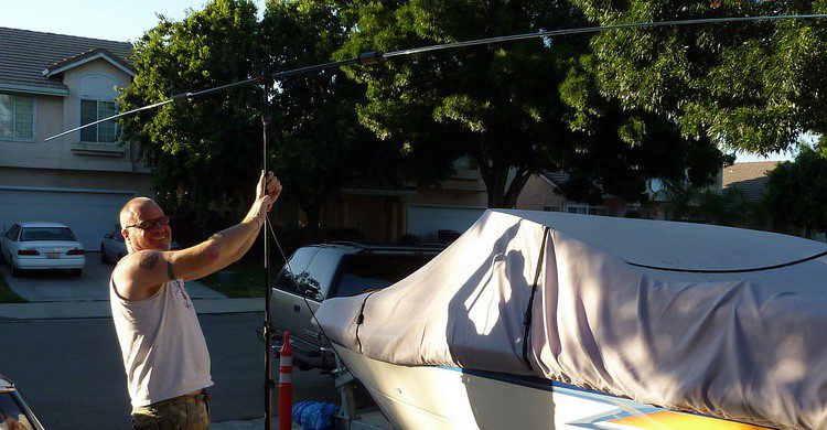 Las antenas portátiles te permitirán no quedarte sin cobertura en caso de emergencia (Fuente: Dave Parker / Flickr)