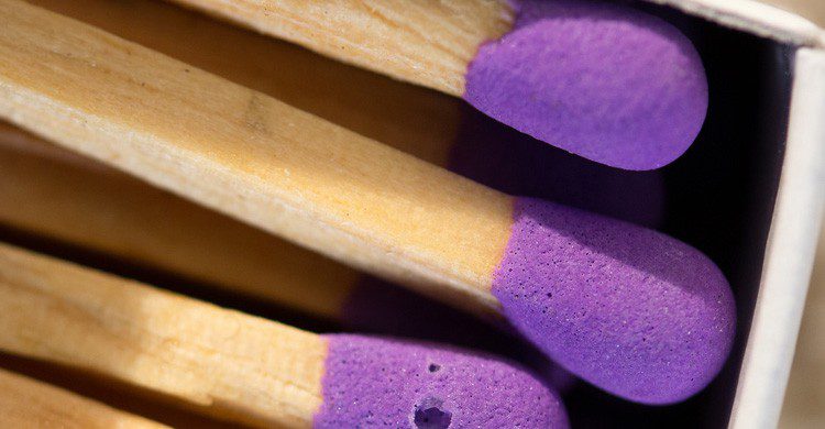 Vigila que tus cerillas no acaben impregnadas en agua (Fuente: Dominick / Flickr)