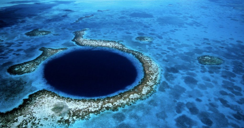 Sigue leyendo Todo lo que tienes que conocer sobre los misteriosos agujeros azules