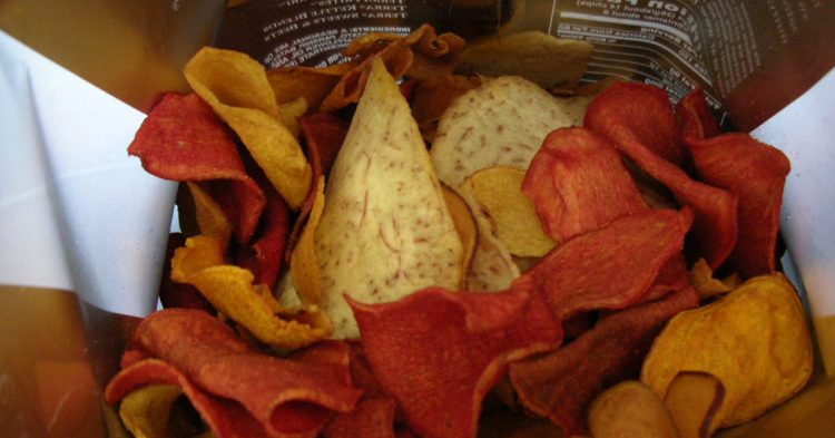 Las patatitas, uno de los aperitivos más socorridos (Fuente: Upsidedownsphere / Flickr)