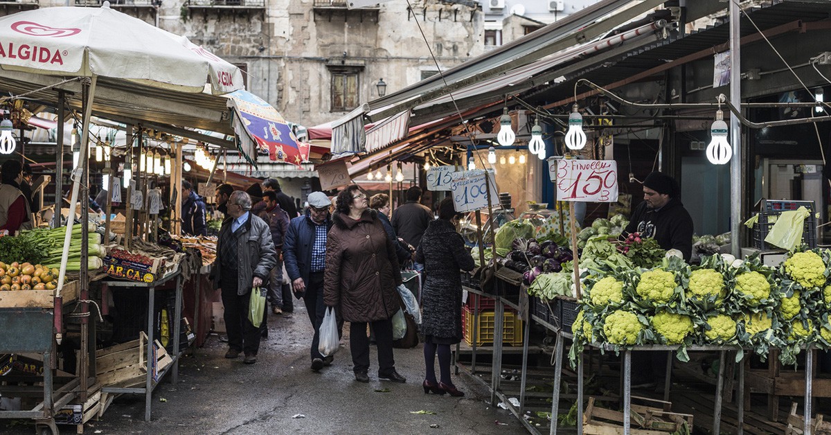 Puestos en el mercado de la Vucciria, Palermo