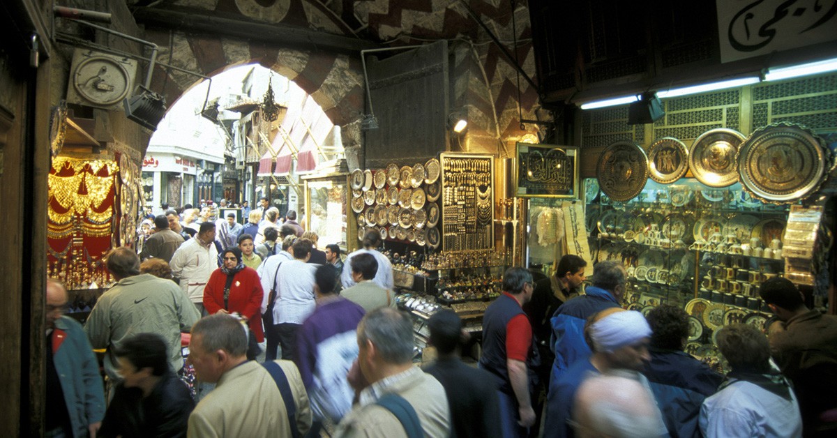 Puestos en el mercado de Jan el-Jalili, El Cairo